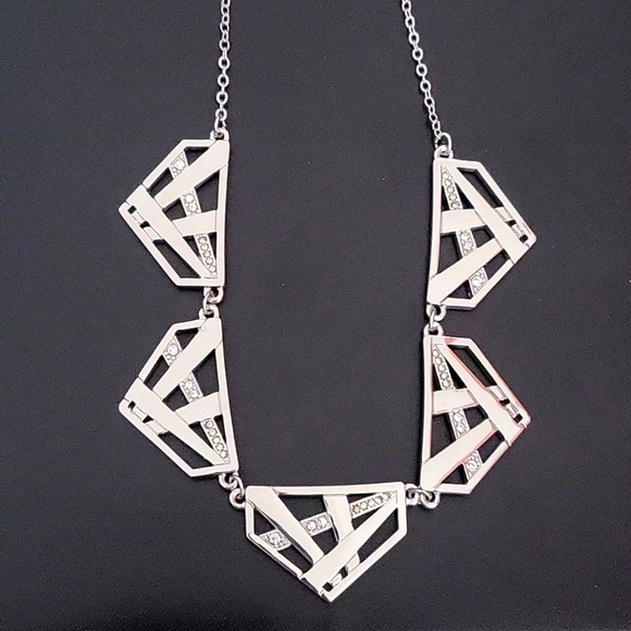 📣 Express Silver Tone Geometric Designs With Rhinestones Necklace 😍 - Picture 1 of 2